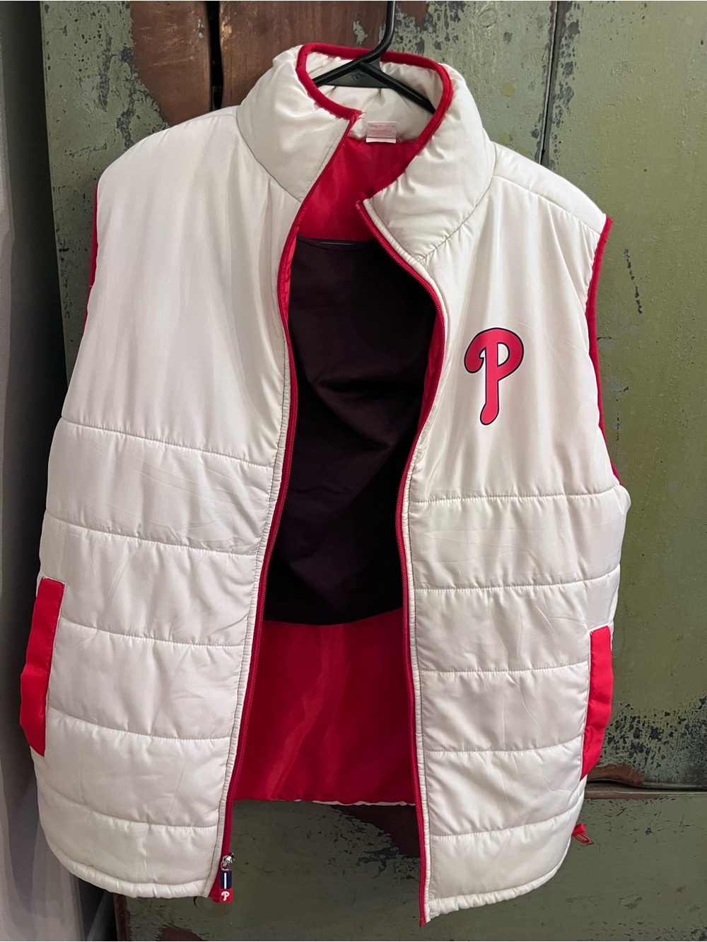 Philadelphia Phillies White & Red Puffer Vest - Picture 2 of 4